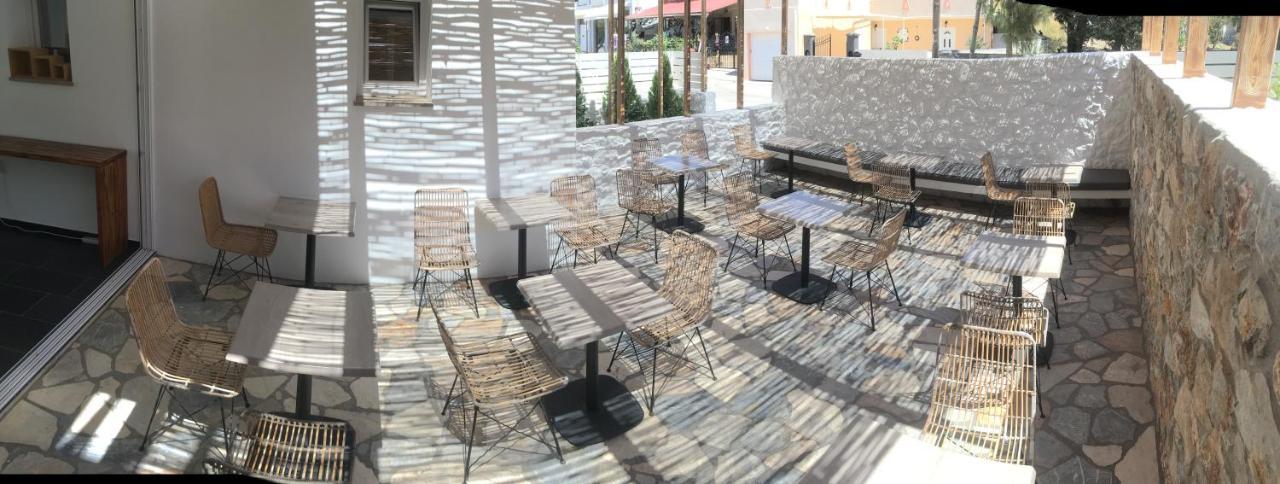 Aellia Hotel & Suites Leros Lakkíon Exteriör bild