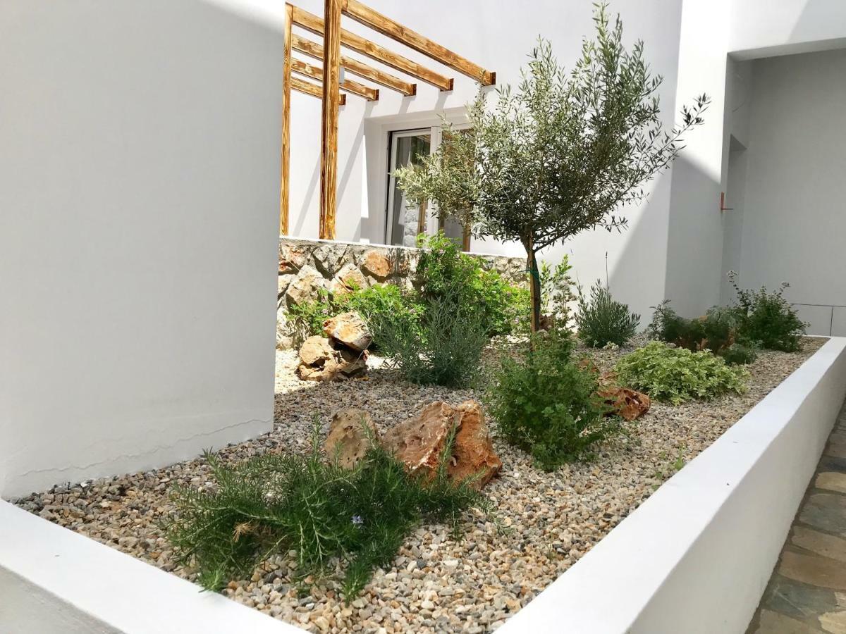 Aellia Hotel & Suites Leros Lakkíon Exteriör bild