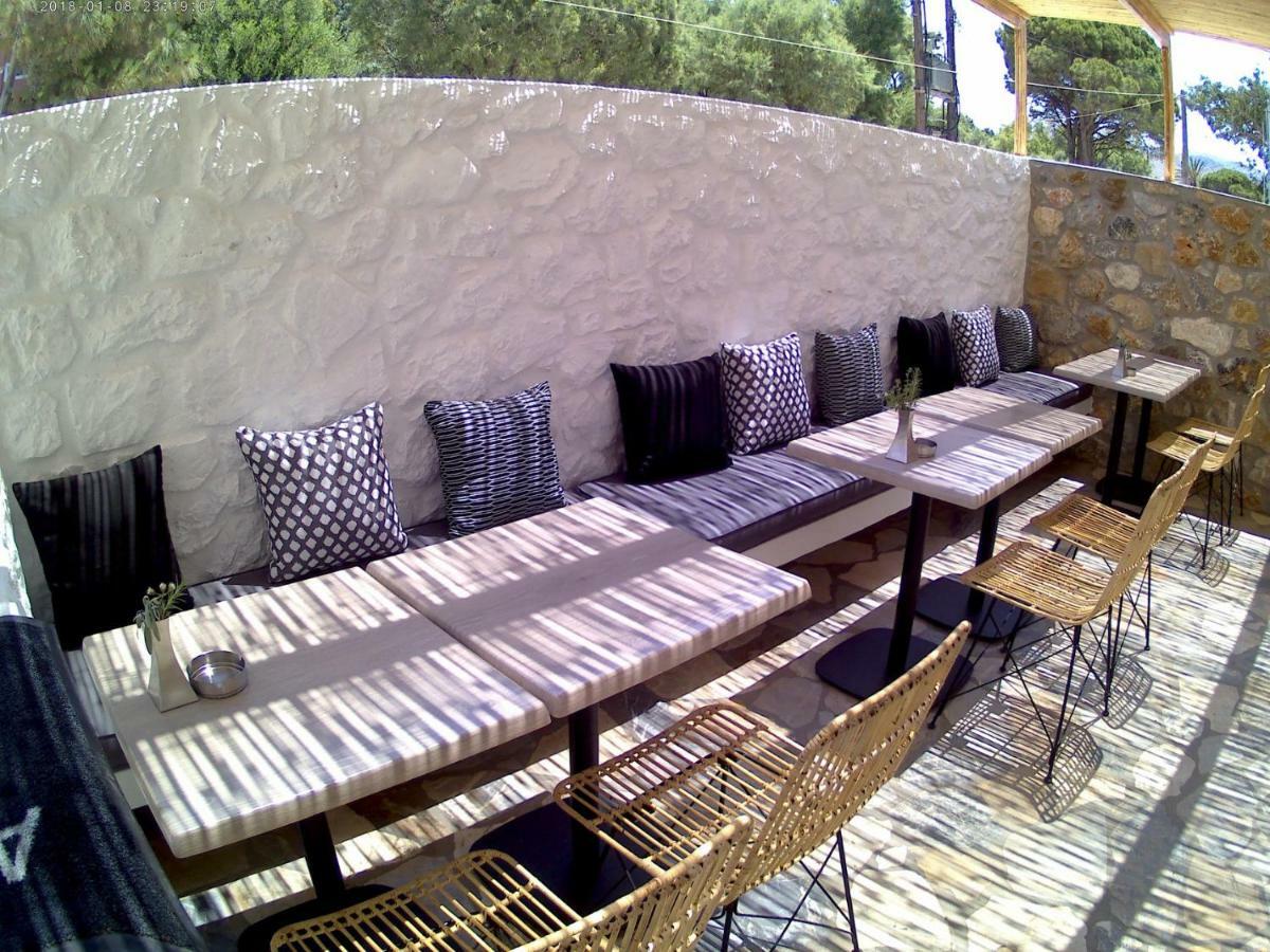 Aellia Hotel & Suites Leros Lakkíon Exteriör bild